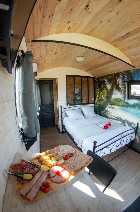 Roulotte Et Sauna De Tonton Bouvy Au Domaine Du Reuze Winnezeele Luaran gambar